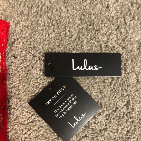 Lulu’s Red Lace - Picture 6 of 6
